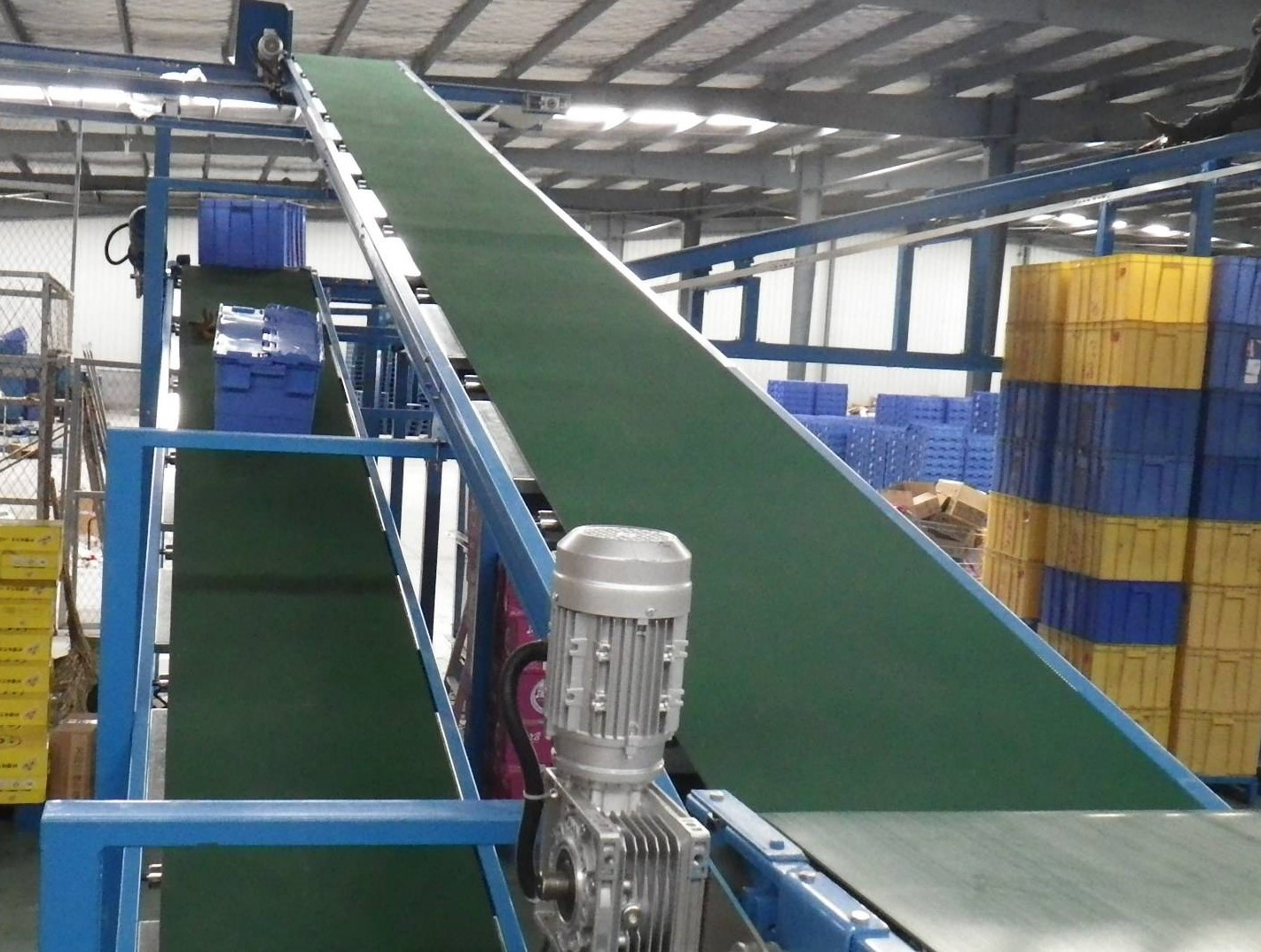 河南皮帶輸送機(jī).jpg 河南皮帶輸送機(jī).jpg